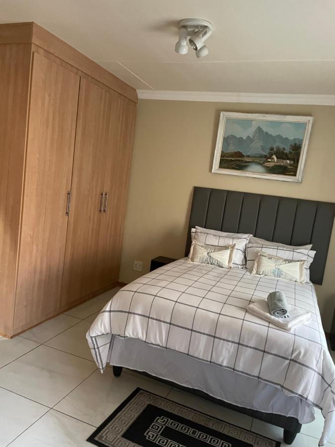 Azalea Bnb Kuruman Zewnętrze zdjęcie